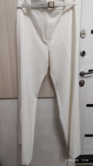 Продается женский брючный костюм