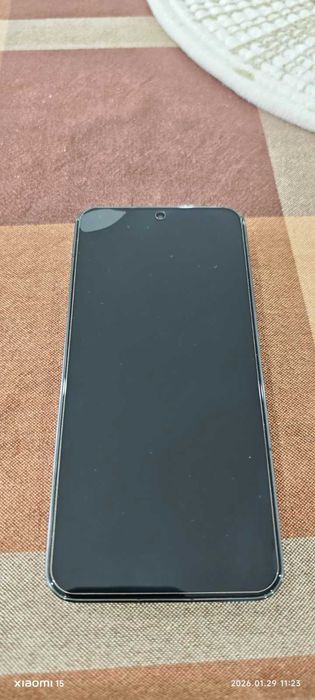 Продавам Xiaomi 13