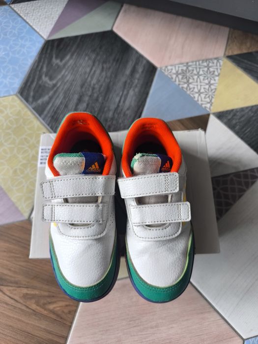 Детски маратонки Adidas номер 27