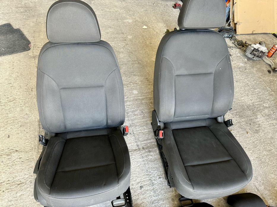 Седалки предни и задни от Opel Insgnia 2011