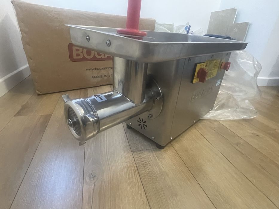 Masina de tocat caree