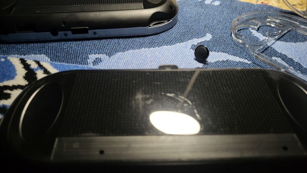 PlayStation Vita (прошитая) 
П