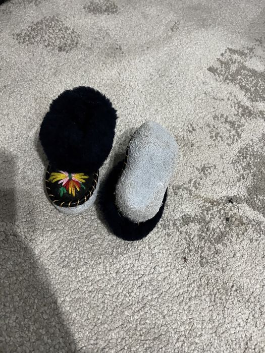 Opincute piele si blana marimea 18