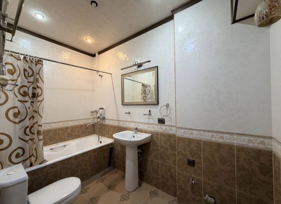 Продам 2/1/4 Ц-5 ор. Ресторан Лали (На Небе)