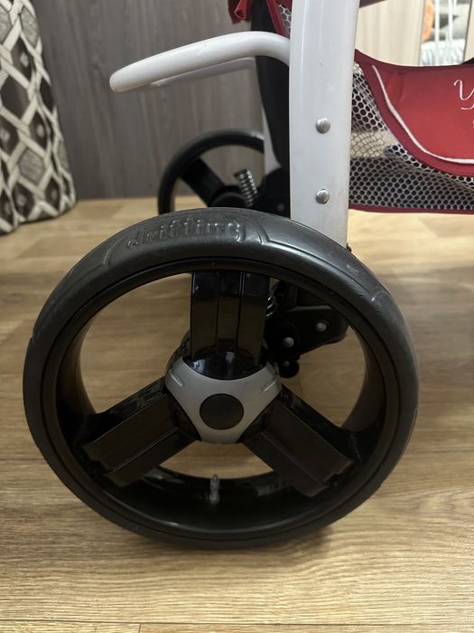 Коляска Adamex young drifting