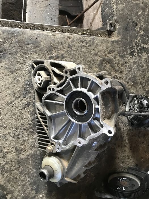 cutie transfer piese bmw x5 e53 3.0 diesel 218 cai automat