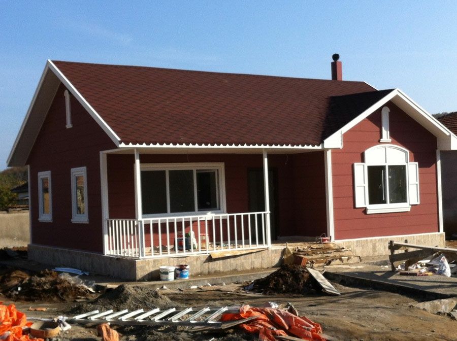 Casa, garaje auto din structura metalica si panou sandwich termoizolat