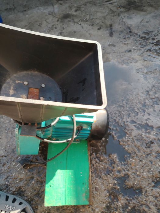 Продам зернодрабилку