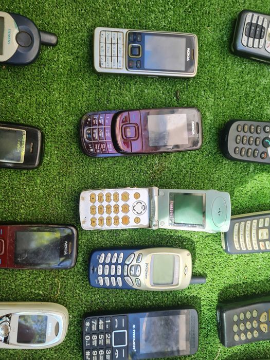 Различни модели телефони една цена