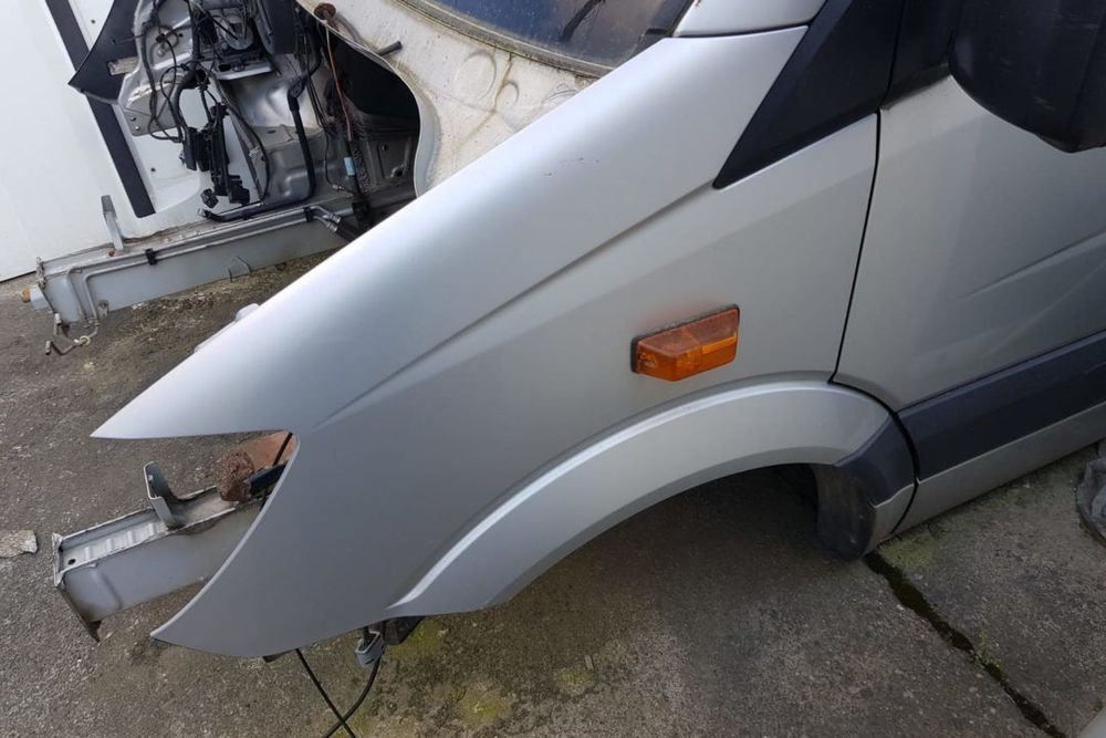 Aripa stanga Mercedes Sprinter facelift 2013-2018