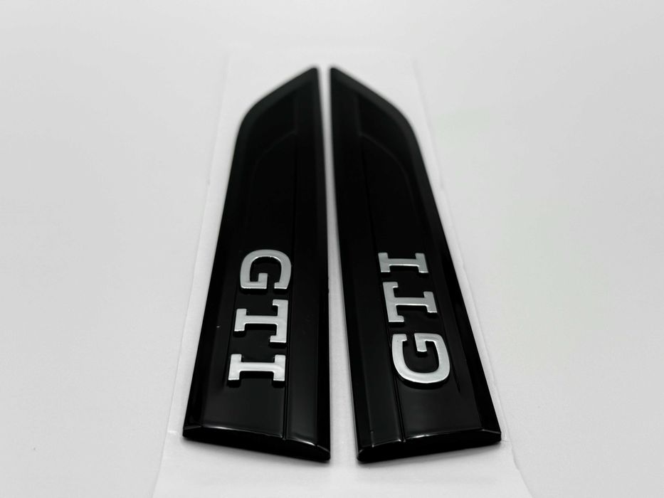 Set Emblema Compatibile VW GOLF 8 GTI aripa