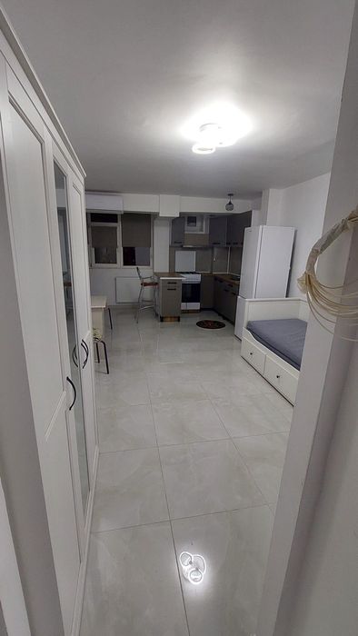 Inchiriez garsoniera la gara Nicolina