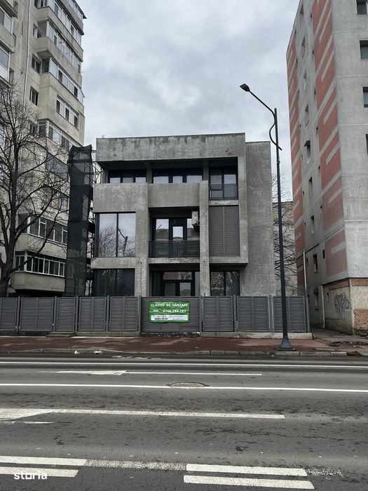 Clădire mixtă P + 2 - Focșani-450 mp