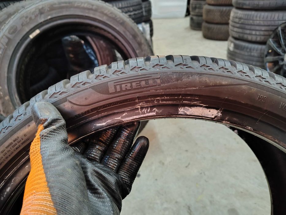 2бр.всесезонни гуми PIRELLI 235 35 19 DOT21 цена за брой