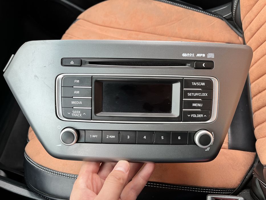 Штатная магнитола Kia Rio 3
