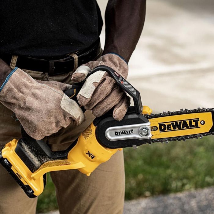 Акумулаторна резачка за дърва DeWALT DCMPS520N 18V / 20 см