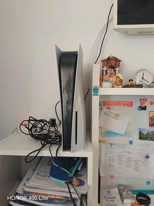 Vând  PS5 perfect funcțional
