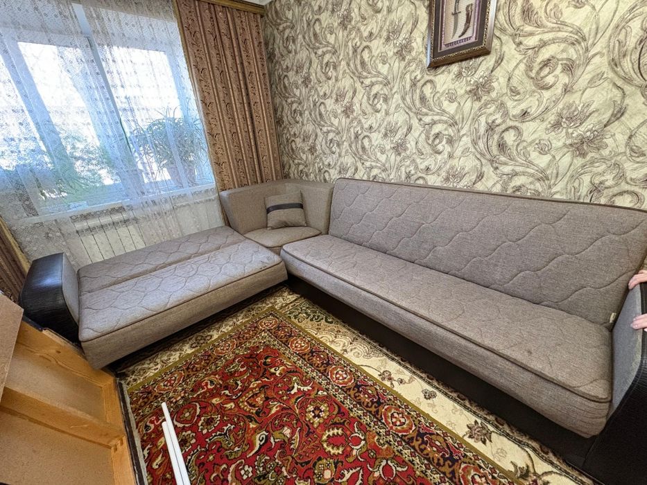 Диван угловой в хорошем состоянии