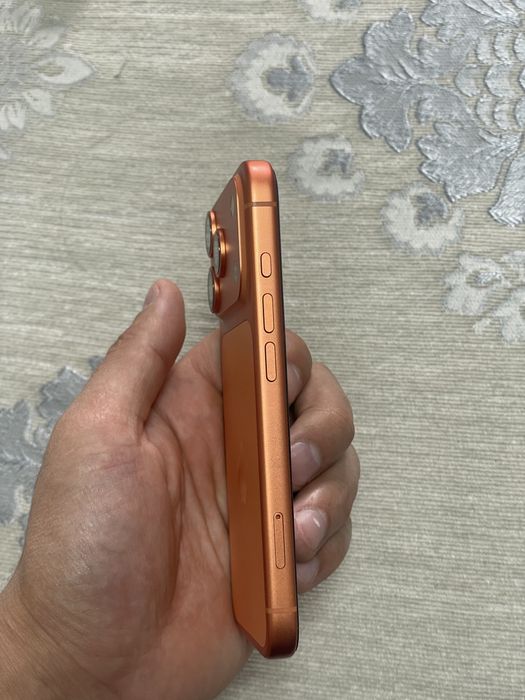 Продам Iphone 17 pro Orange