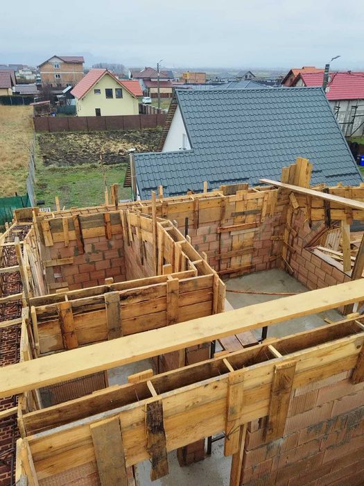 Construim case in Brașov la rosu si la cheie.