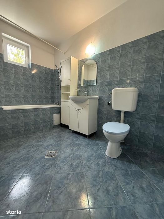 Vand casa si depozit materiale constructii - negociabil