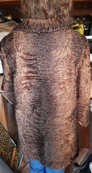 Vând haină blană naturală damă