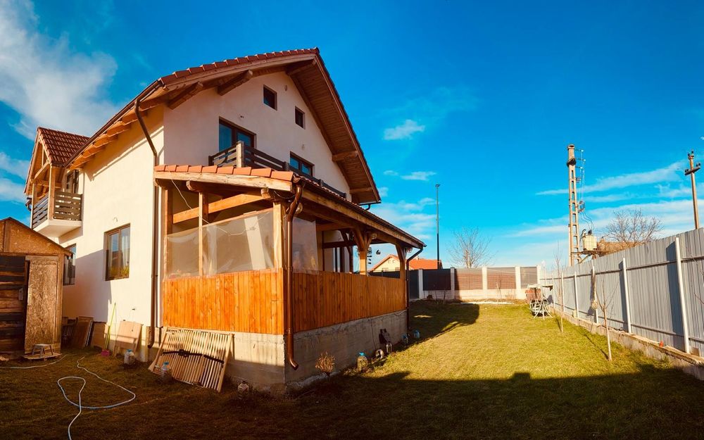 Persoana fizică proprietar vând casă nouă în Cristian zonă deosebită.