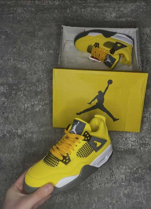 Jordan 4 Retro Lightning