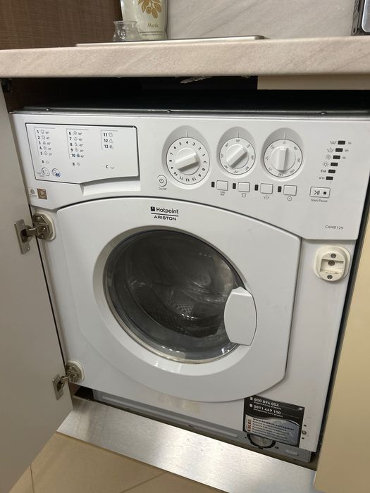 Пералня със сушилня за вграждане Аристон CAWD129