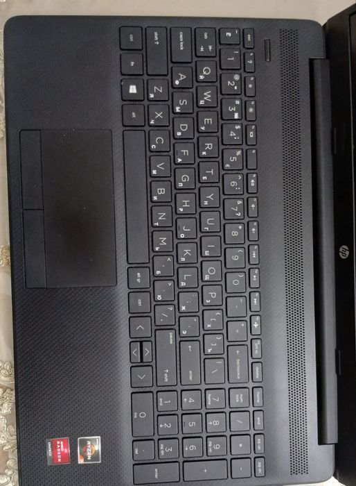 HP Laptop sotiladi