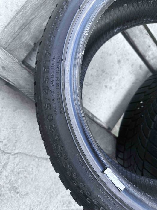 SET 2 Anvelope Iarna 205/45 R17 DUNLOP SP Winter Sport 4D Runflat