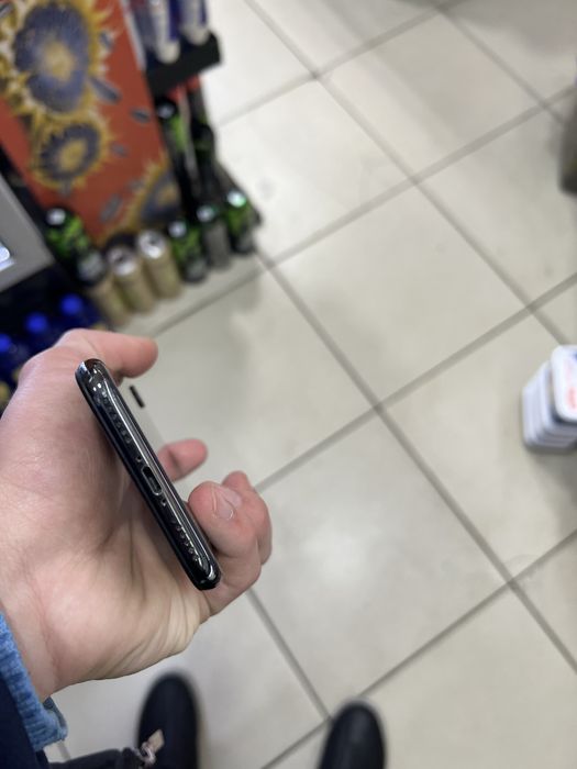 Iphone x srochna sotiladi