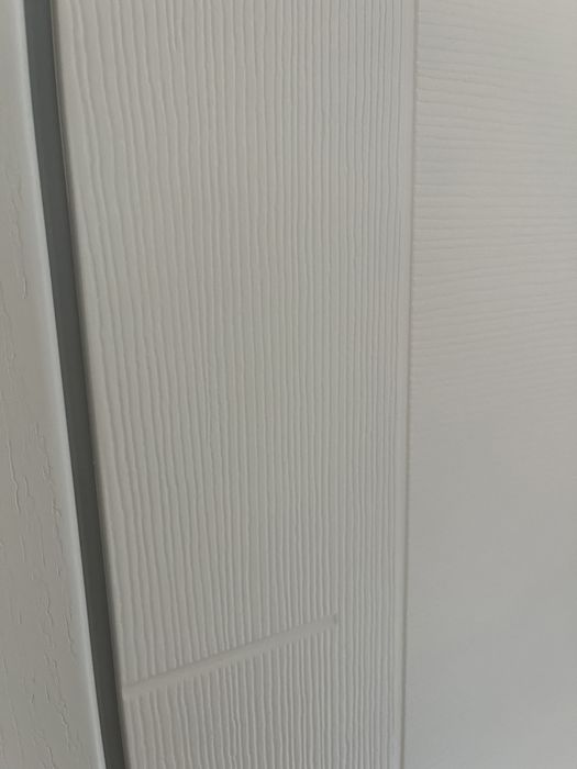 Чисто нова двулицева врата за баня