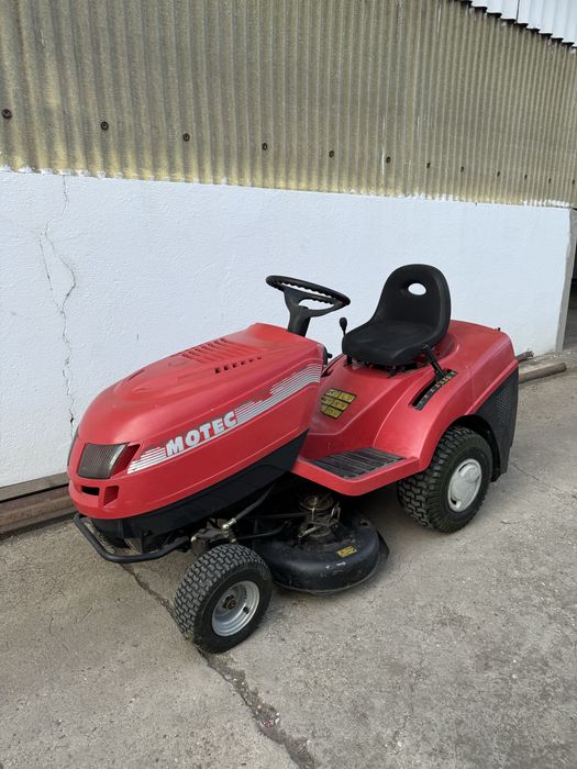 Tractoras de tuns iarba Motec