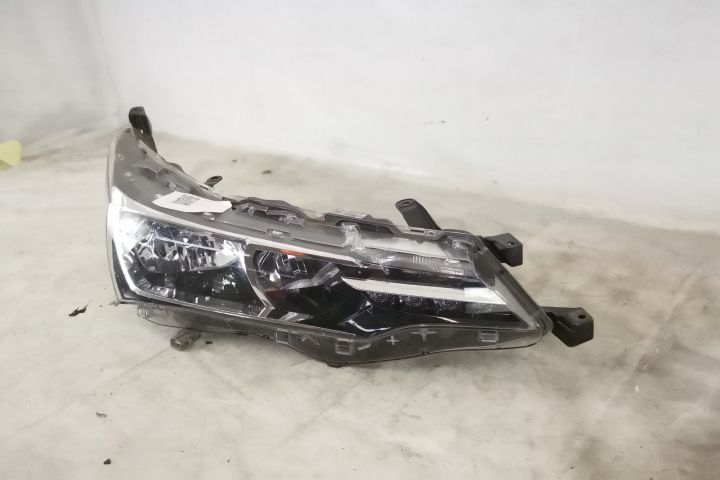 Десен фар Лед Оригинален в добро състояние Toyota Корола / Toyota Coro