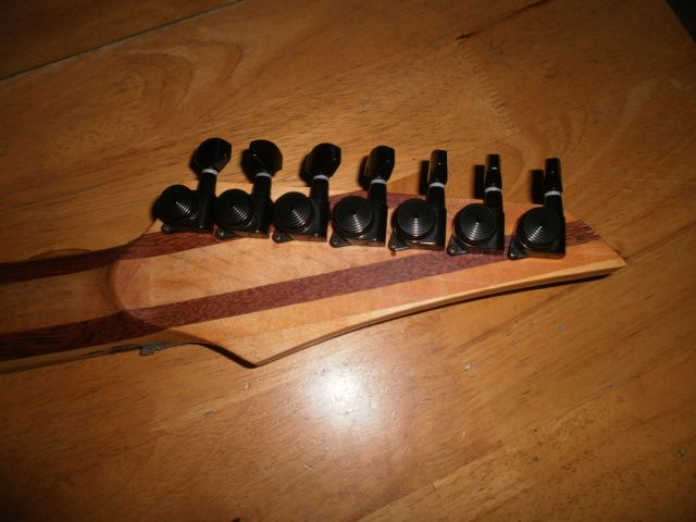 7 струнна китара - баритон БАРТЕР