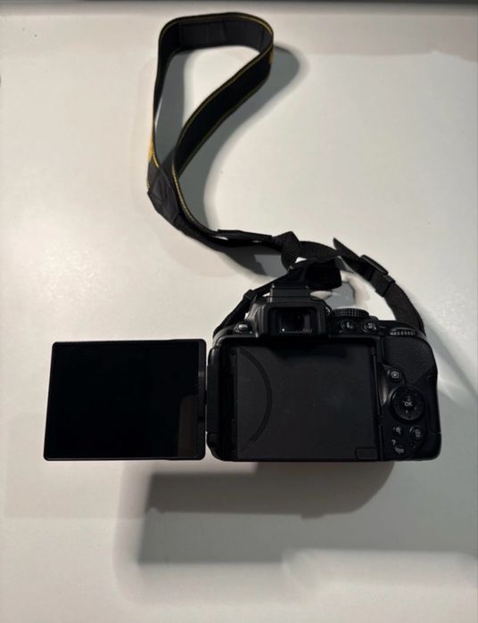Kit Nikon D5300 DSLR + accesorii