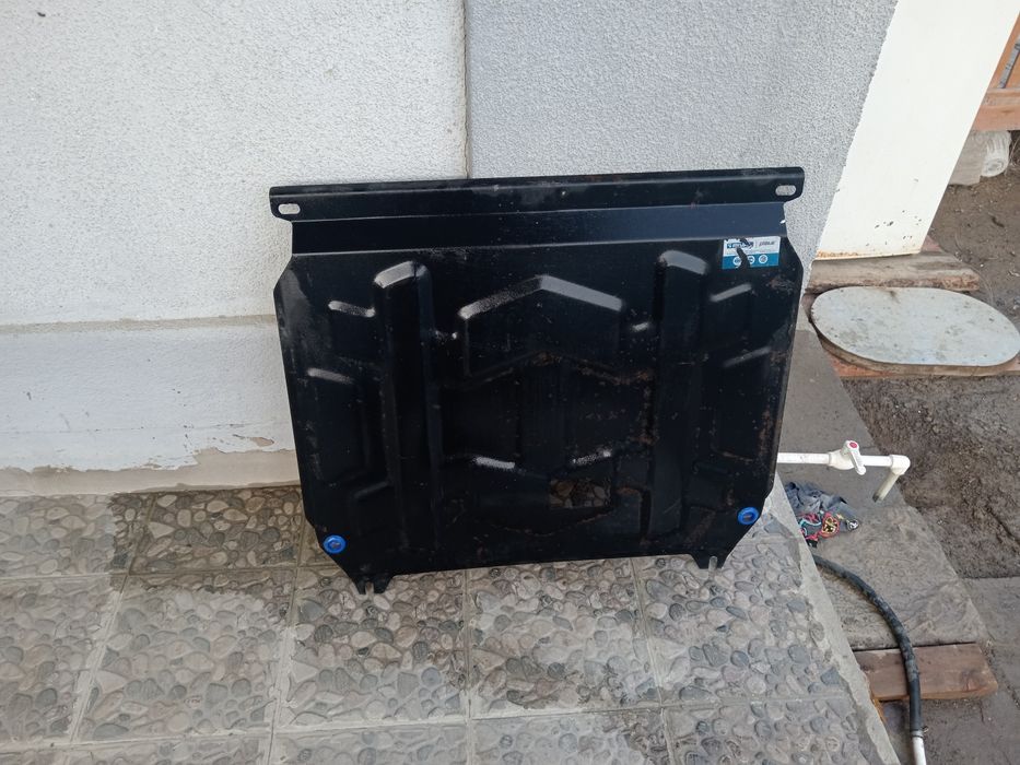 Защитный поддон новый