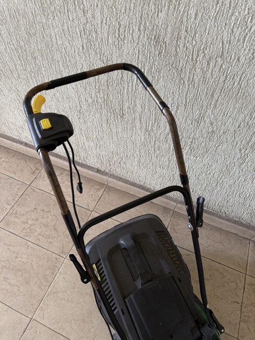 Продавам Електрическа косачка OKEY