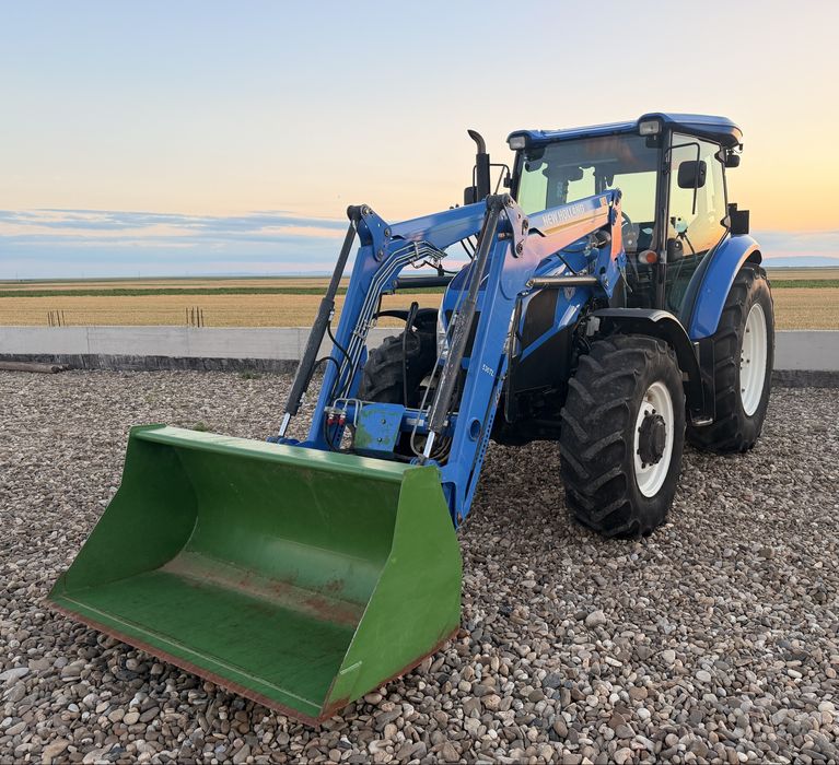Tractor New Holland TD5.115 cu incarcator