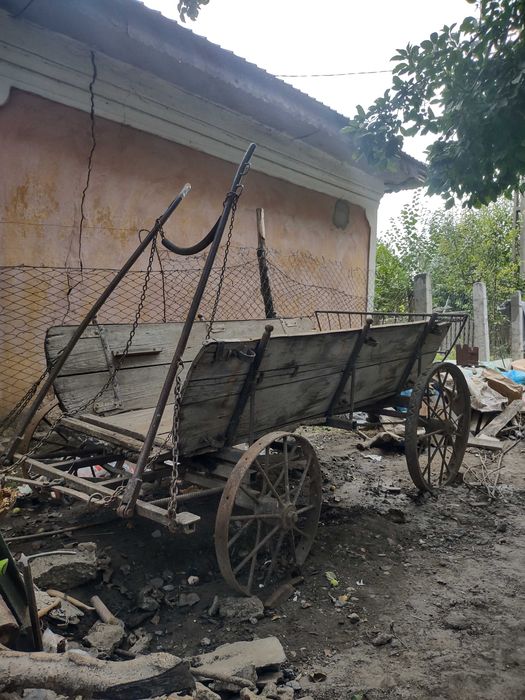 Vând Căruță Rustică