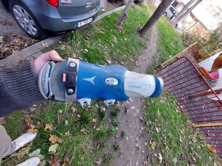 Обувки за ски, ATOMIC