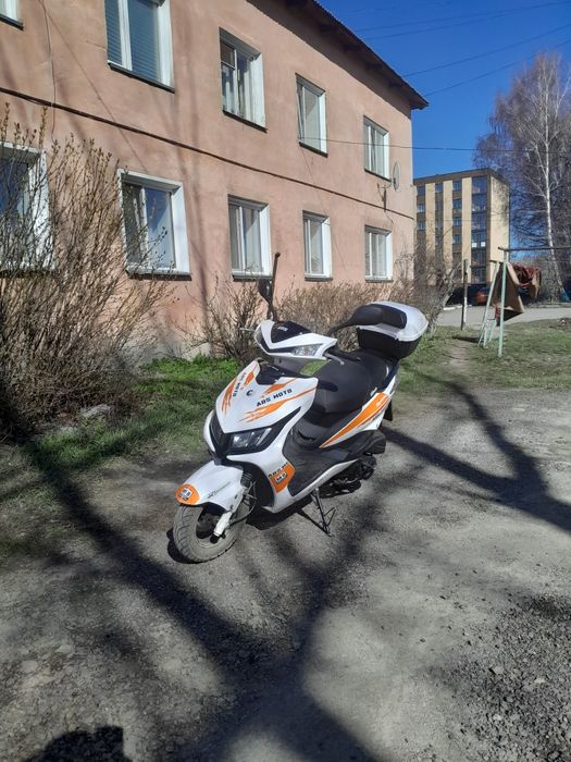 Продам скутер м8