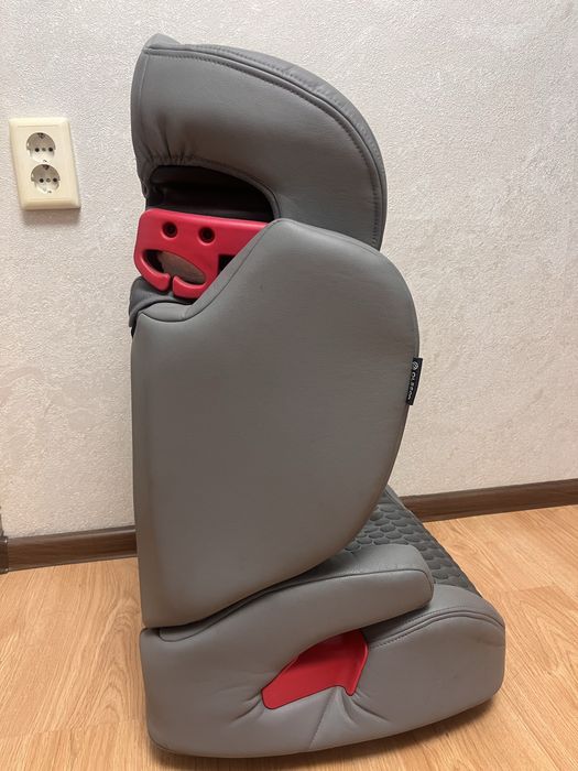 Продам автокресло Olsson