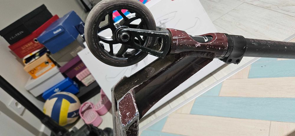 Трюковой самокат "парковый" tech team hacker.