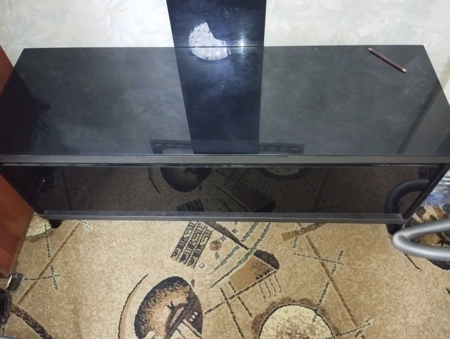 Тумба под телевизор любой, плазменный