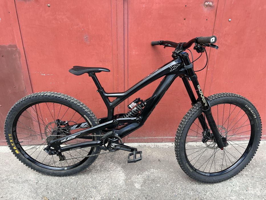 YT Tues CF Pro Carbon 27.5 Downhill/enduro