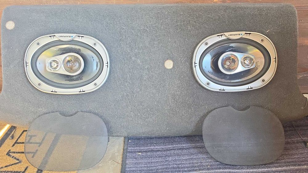 "Продавам комплект автомобилни тонколони Blaupunkt BGx 693 HP 6x9. 55 W RMS, 240 W макс, 4 ома. Работещи,без скъсвания.