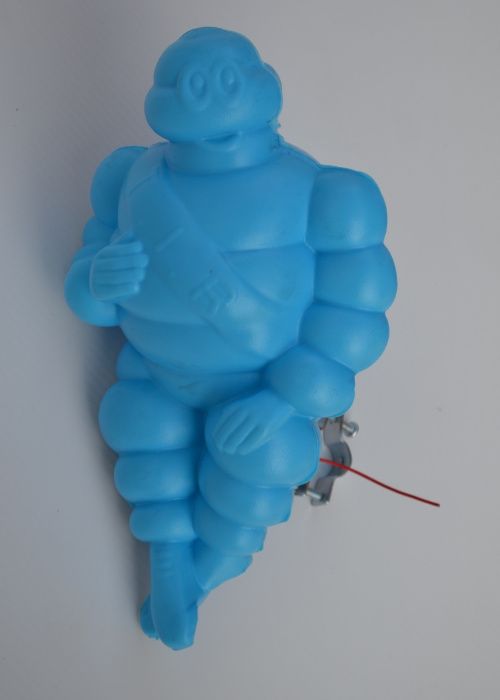 Светещо човече Мишелин 30см , 4 цвята