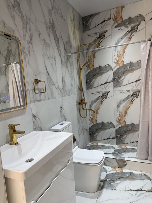 Уч кахрамон евро уй сотилади. 4  сотих кадастр ва канализация бор.